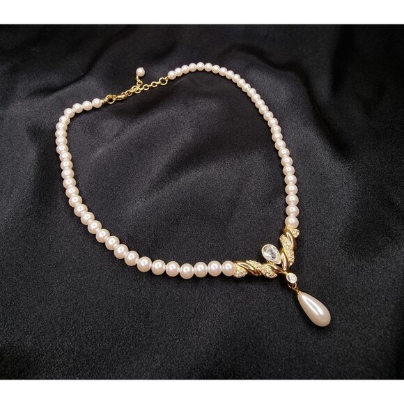 Vintage Napier Gold-Tone Necklace With Faux Pearl & Rhinestone Pendant - Picture 3 of 6
